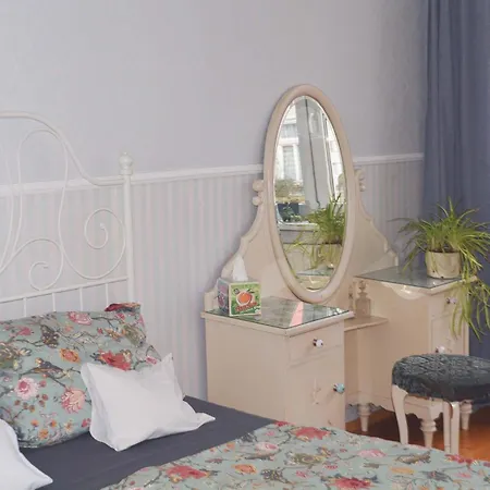 Δωμάτια σε οικογενειακή κατοικία Grosses, Helles Mit Privatem Bad In