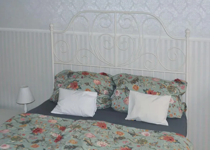 Grosses, Helles Mit Privatem Bad In Accommodatie bij particulieren